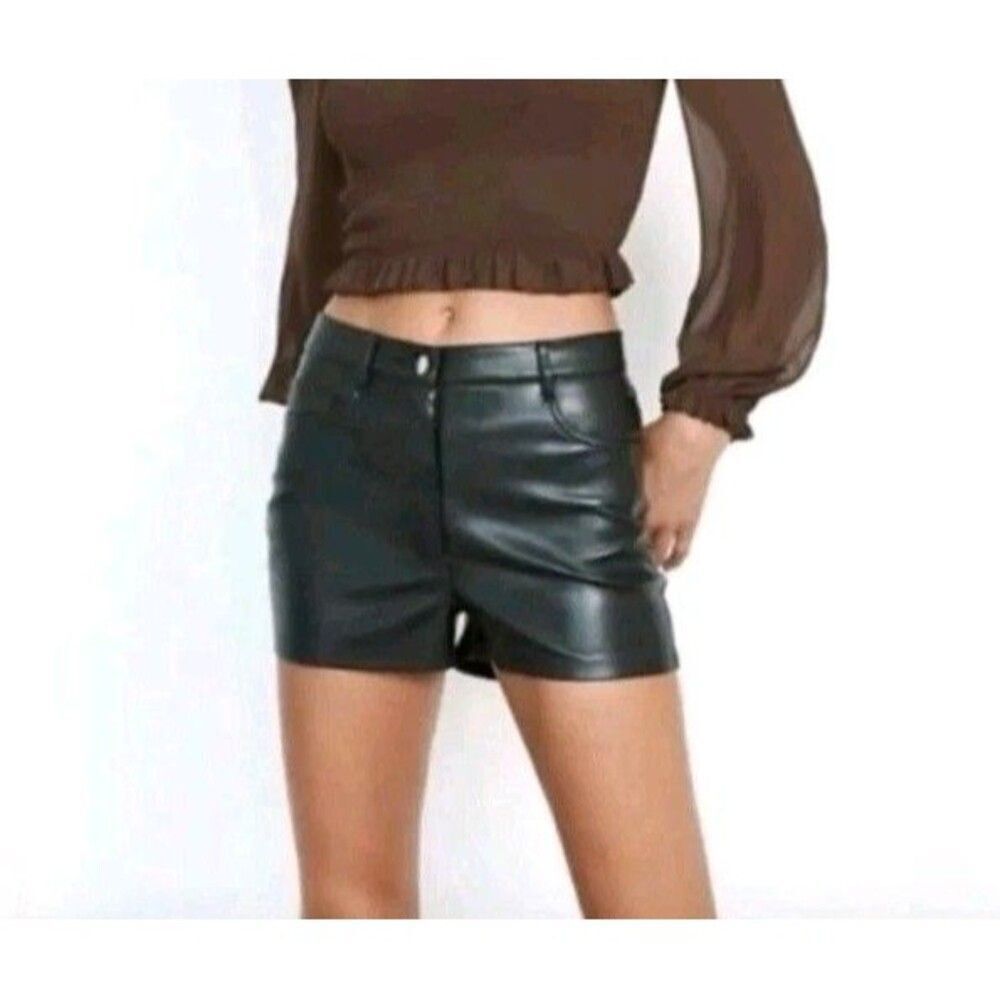 Aritzia Wilfred Black Faux Leather High-Waisted Effortless Shorts Melina Size 8